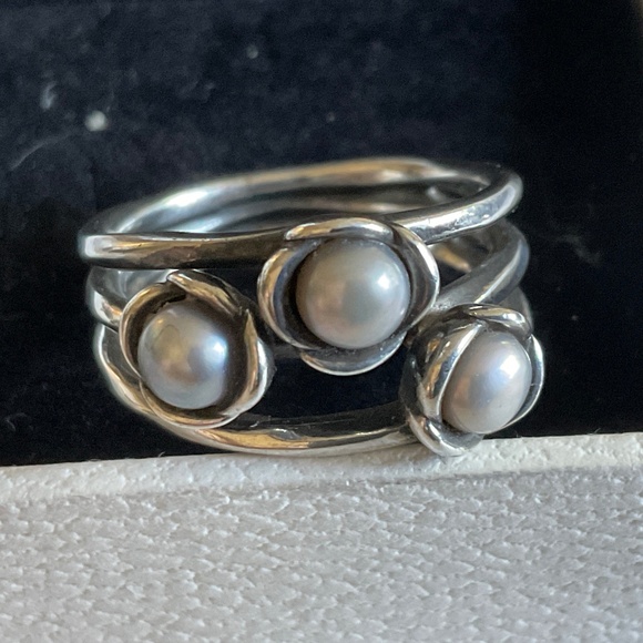 Pandora Silver Ring with Pearlescent Accents - Picture 3 of 5